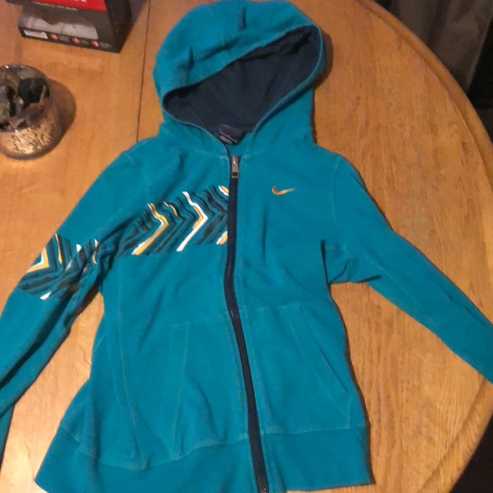 nike sweatshirt